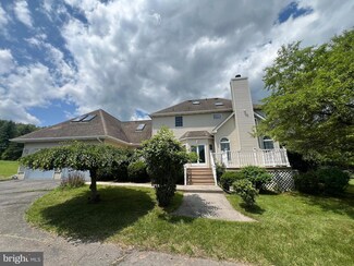106 Lynx Ln, Effort, PA 18330