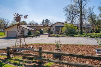15865 Tadpole Creek Ln, Redding, CA 96001