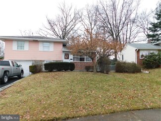 1124 Wynnbrook Rd, Secane, PA 19018