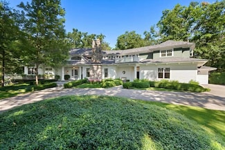 145 Traverse St, Harbor Springs, MI 49740