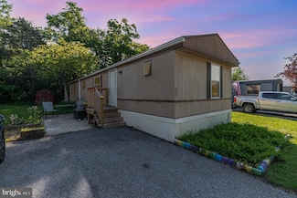 23 Helena Ln, Carlisle, PA 17015