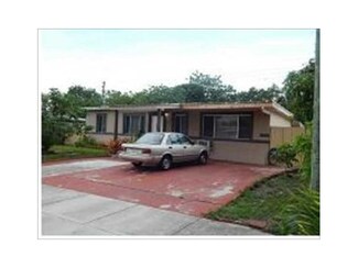 4610 SW 40th St, West Park, FL 33023
