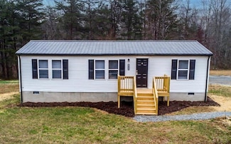 18056 L P Bailey Memorial Hwy, Nathalie, VA 24577