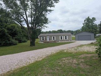 502 S 5th St, Mitchell, IN 47446