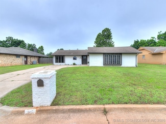12413 Springwood Dr, Oklahoma City, OK 73120
