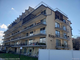 8300 E Jefferson Ave Unit 504, Detroit, MI 48214