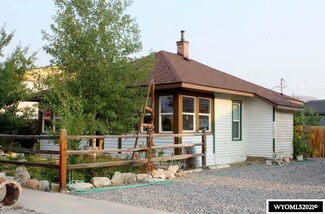 536 Clark St, Thermopolis, WY 82443
