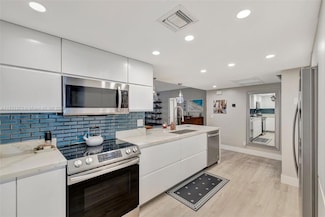 4240 Oaks Terrace Unit 102, Pompano Beach, FL 33069