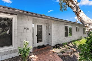 925 Moody Dr, Escondido, CA 92027
