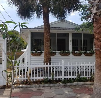 914 Dartmoor St N, Saint Petersburg, FL 33701