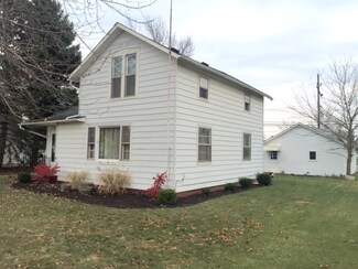 307 W Whitley St, Churubusco, IN 46723