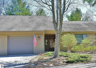 6458 Mission Ridge, Traverse City, MI 49686