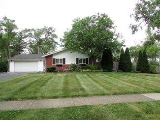 21W255 Canary Rd, Lombard, IL 60148