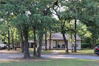 549 Cooper Ln, Joshua, TX 76058
