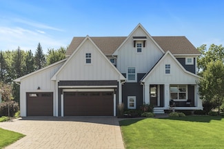 9195 Eagle Ridge Rd, Chanhassen, MN 55317