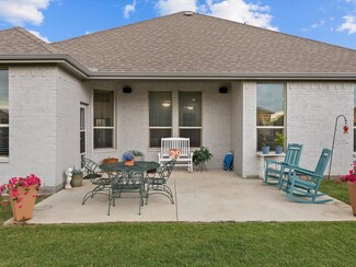 5622 Log Cabin Ct, Midlothian, TX 76065