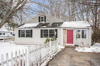 27 Boynton Ln, Seabrook, NH 03874