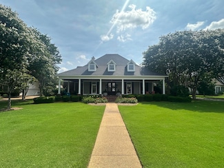 1440 Charleston Gardens Dr, Tupelo, MS 38801