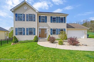 1511 Kozy Dr, Scranton, PA 18504