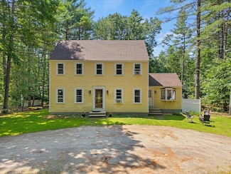 32 Crescent Dr, North Waterboro, ME 04061
