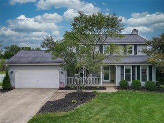 942 Fieldstone Dr, Kent, OH 44240