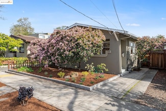 1040 Camelia St, Berkeley, CA 94710