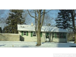 4150 Tonkawood Rd, Minnetonka, MN 55345