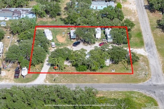 322 S Doughty St, Rockport, TX 78382