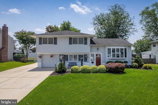 318 Grand Ave, Blackwood, NJ 08012
