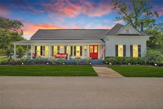 415 Houston St, Montgomery, TX 77316
