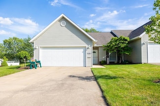 903 King Ridge Dr, Ashland, OH 44805