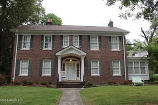 110 W Chulahoma Ave, Holly Springs, MS 38635
