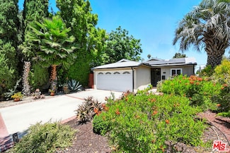 22101 Buenaventura St, Los Angeles, CA 91364