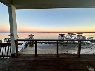 1742 Stanford Rd, Gulf Breeze, FL 32563