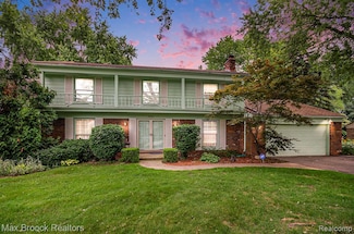 2035 Wickford Ct, Bloomfield Hills, MI 48304