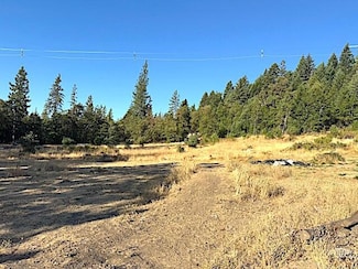 5110 Tunnel Loop Rd, Grants Pass, OR 97526