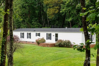 1884 Kensway Dr, Hudson, NC 28638