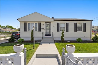 141 Woodward Ave, East Providence, RI 02914