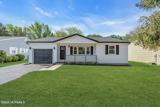 9 Westbrook Dr, Toms River, NJ 08757