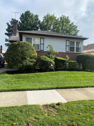 20932 27th Ave, Bayside, NY 11360