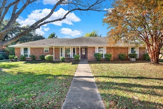 413 Shadowwood Trail, Red Oak, TX 75154