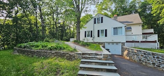 62 Oscawana Lake Rd, Putnam Valley, NY 10579