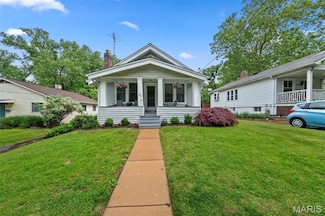 1035 Tuxedo Blvd, Saint Louis, MO 63119