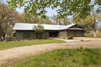 210 Quail Run Dr, Fredericksburg, TX 78624