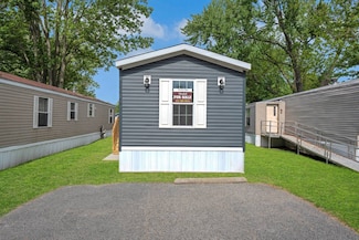 3056 Village Ln, Brooklyn, MI 49230