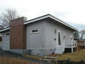 25 Rockport Rd, Gloucester, MA 01930