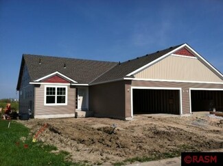 1017 Sakatah Ct, Madison Lake, MN 56063