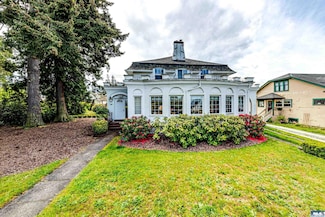 1324 E 2nd St, Port Angeles, WA 98362