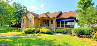 760 Quiet Harbor Dr, Hague, VA 22469