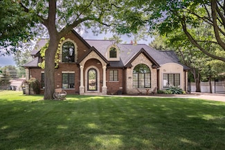 850 S 10th Ave, La Grange, IL 60525